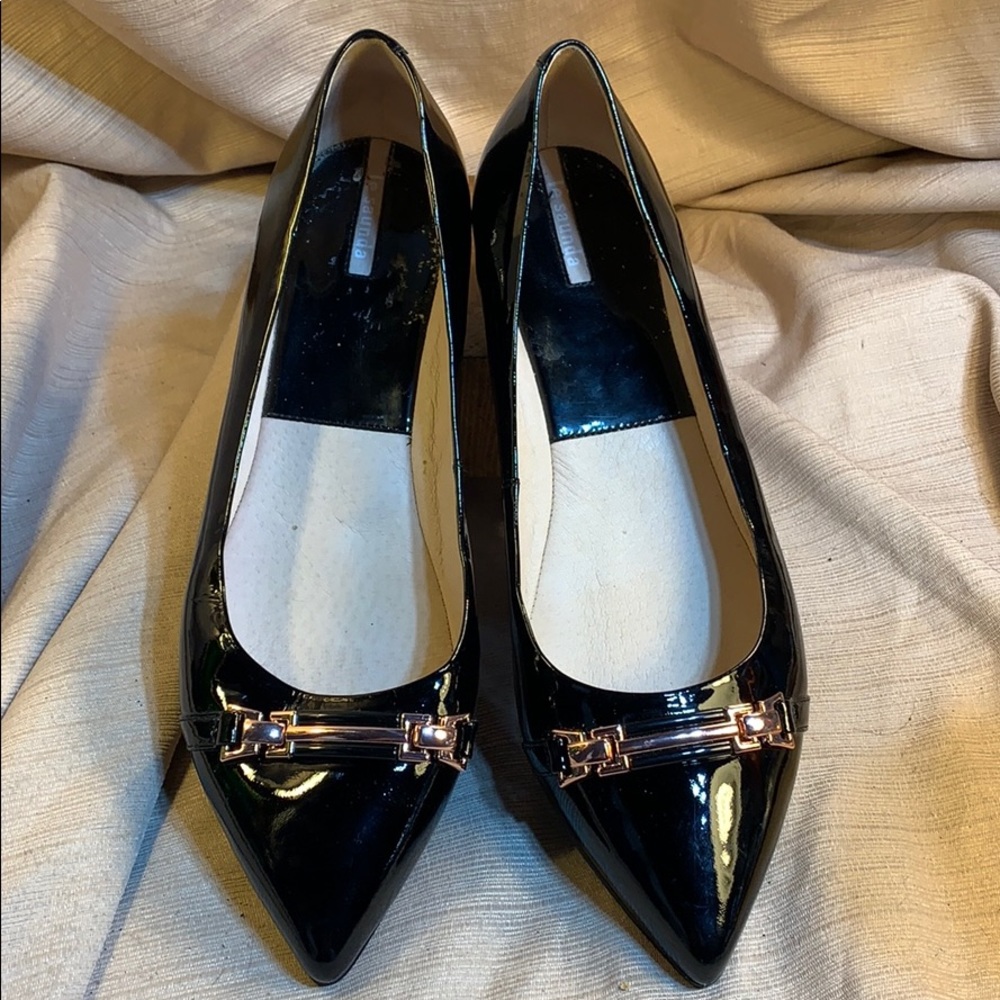 Le Saunda leather slight wedge pointed toe buckle 3